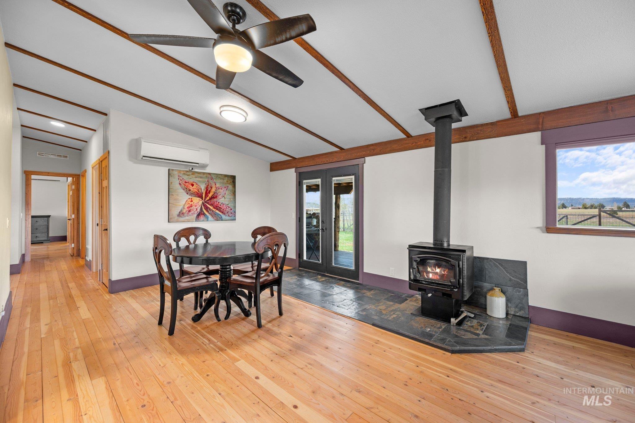 13963 Rustic Road Property Photo 9