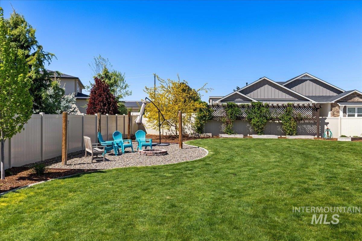 8209 Swiftwater Dr Property Photo 37