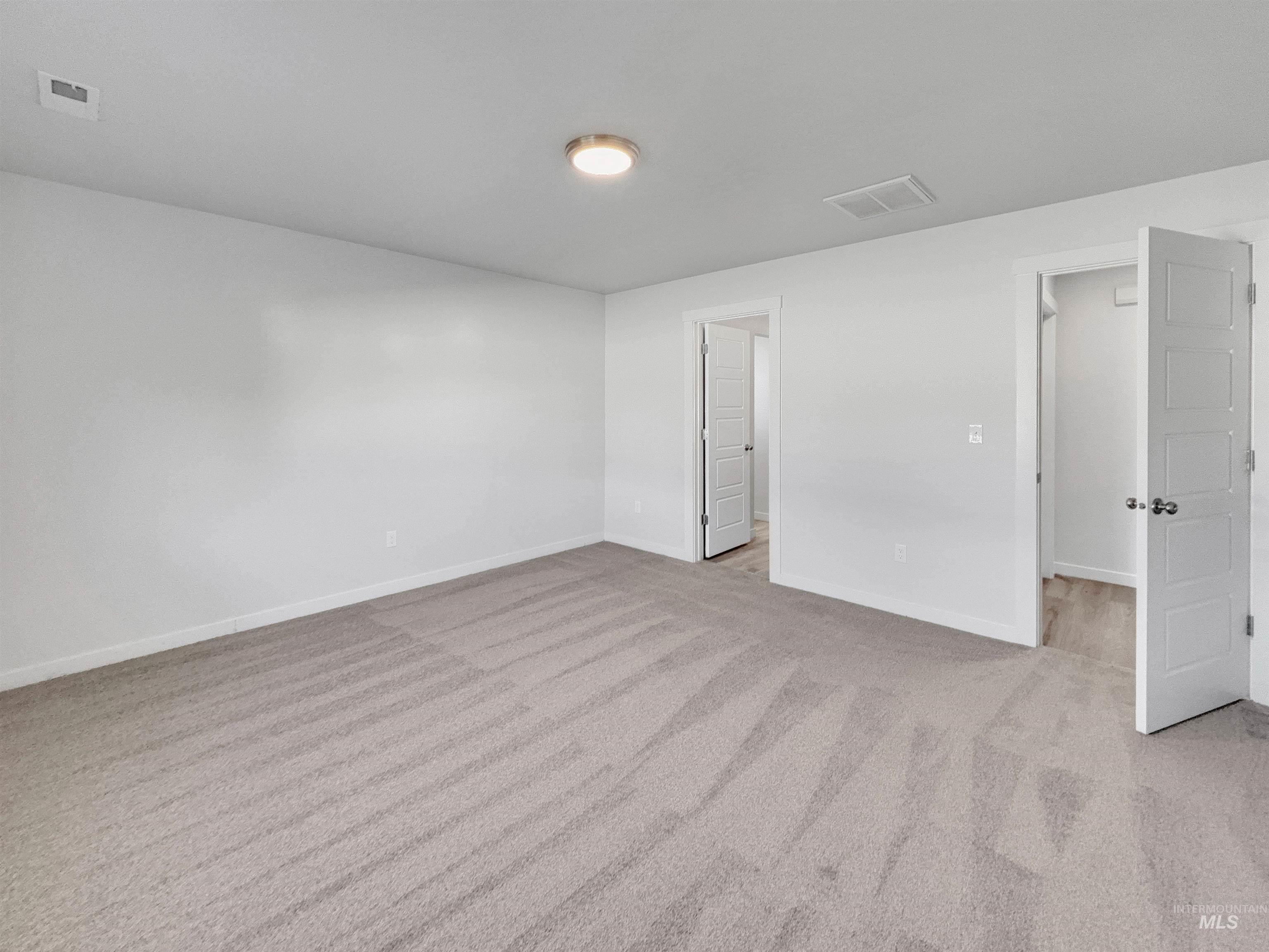 5394 N Elmstone Ave Property Photo 16