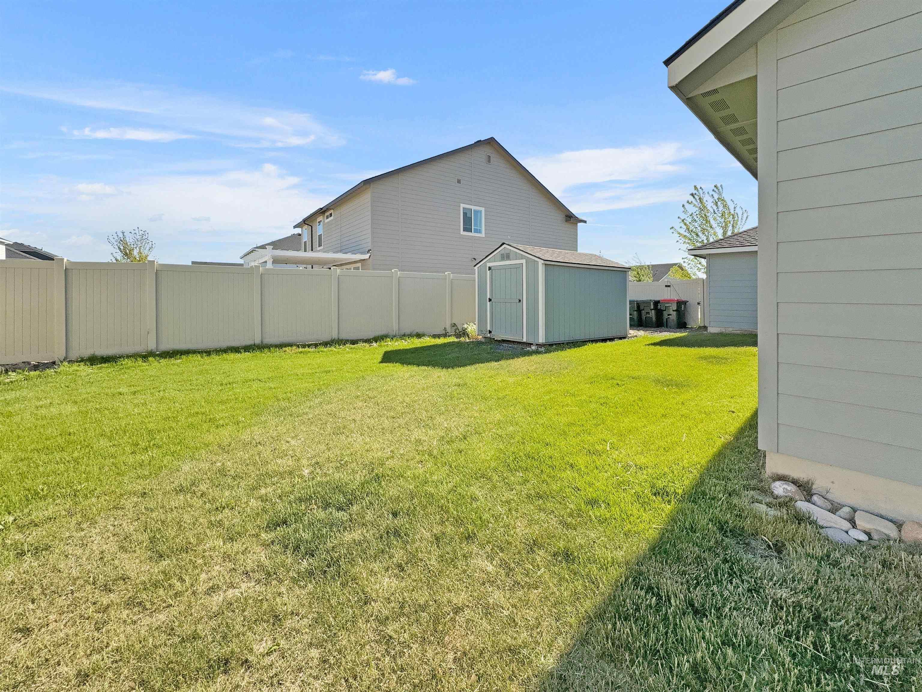 5394 N Elmstone Ave Property Photo 40