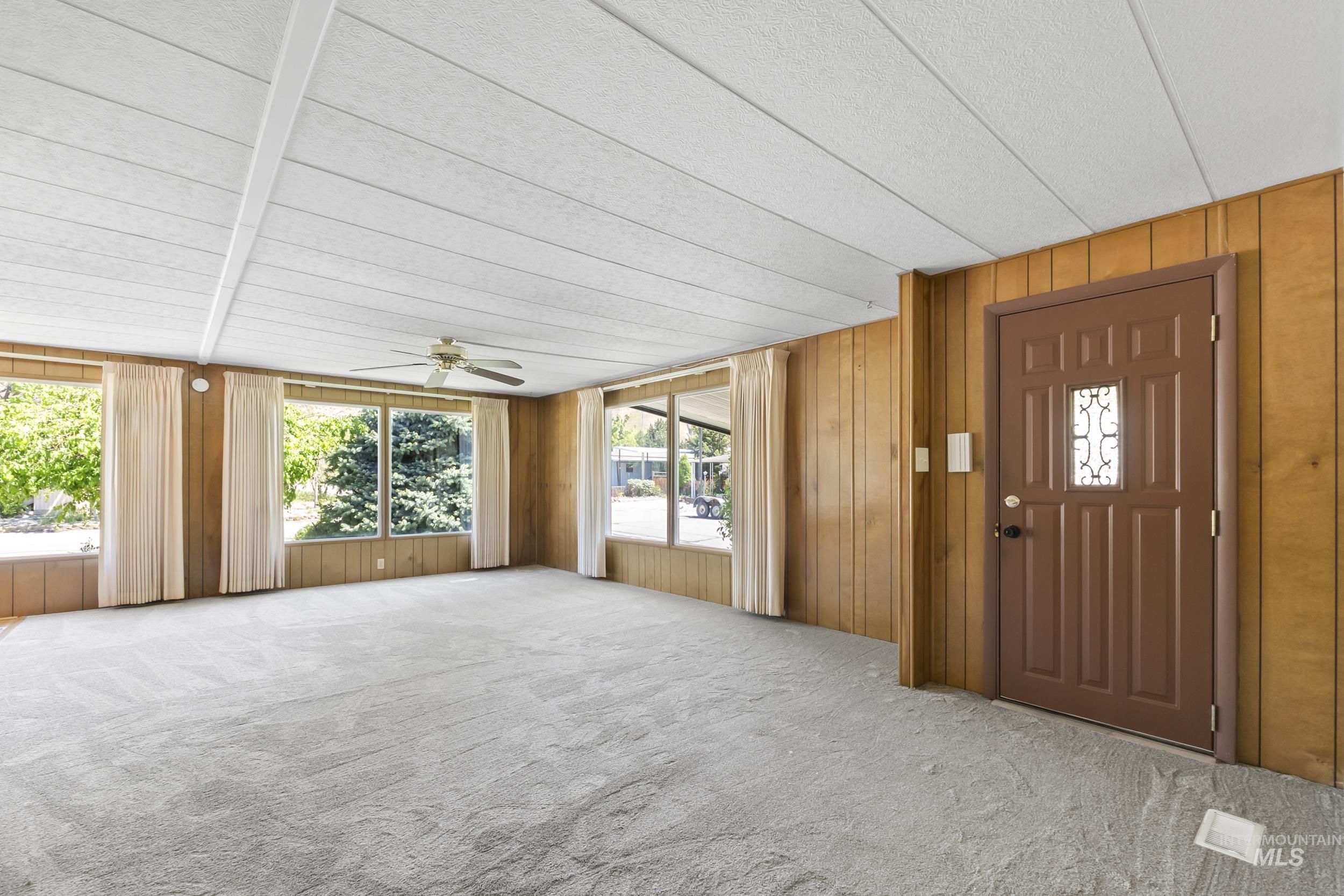 5469 E Princess Dr Property Photo 2