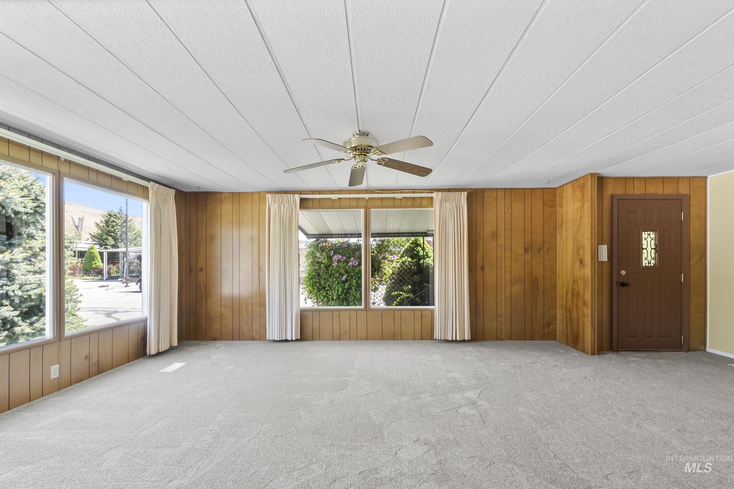 5469 E Princess Dr Property Photo 3