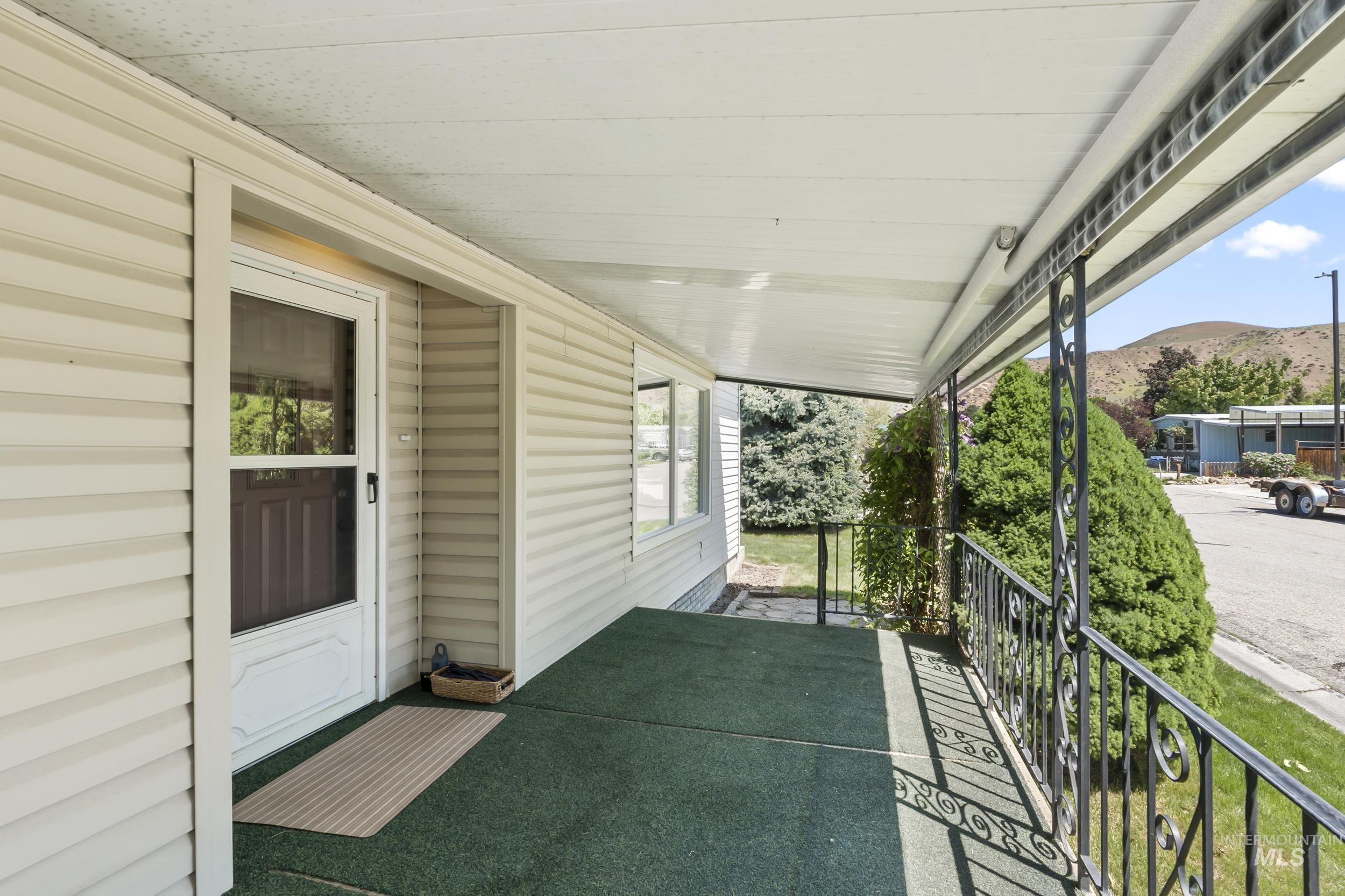 5469 E Princess Dr Property Photo 8