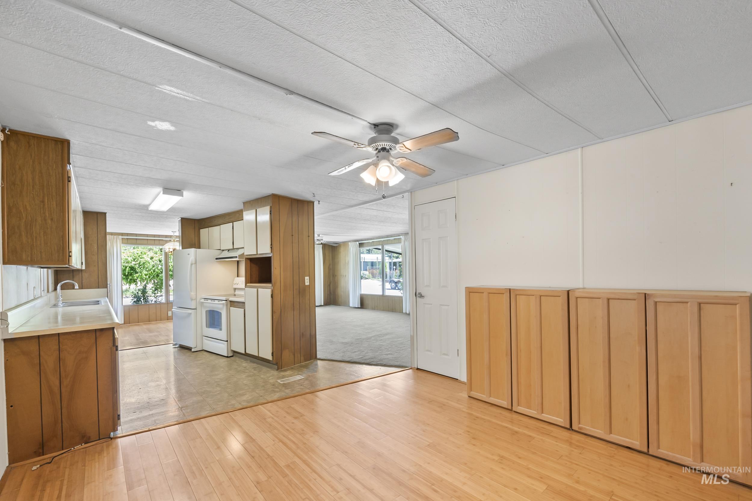 5469 E Princess Dr Property Photo 12