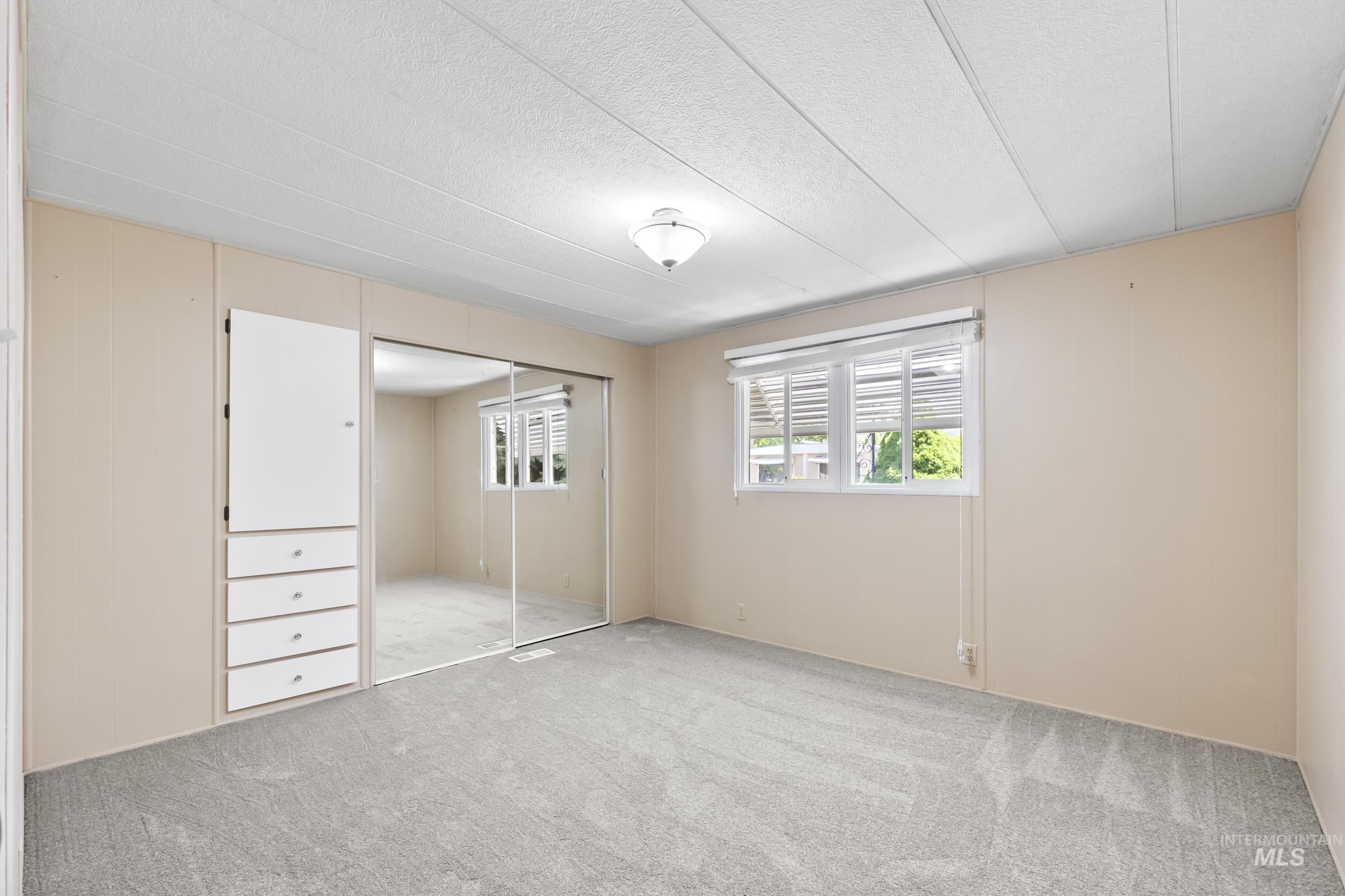 5469 E Princess Dr Property Photo 18