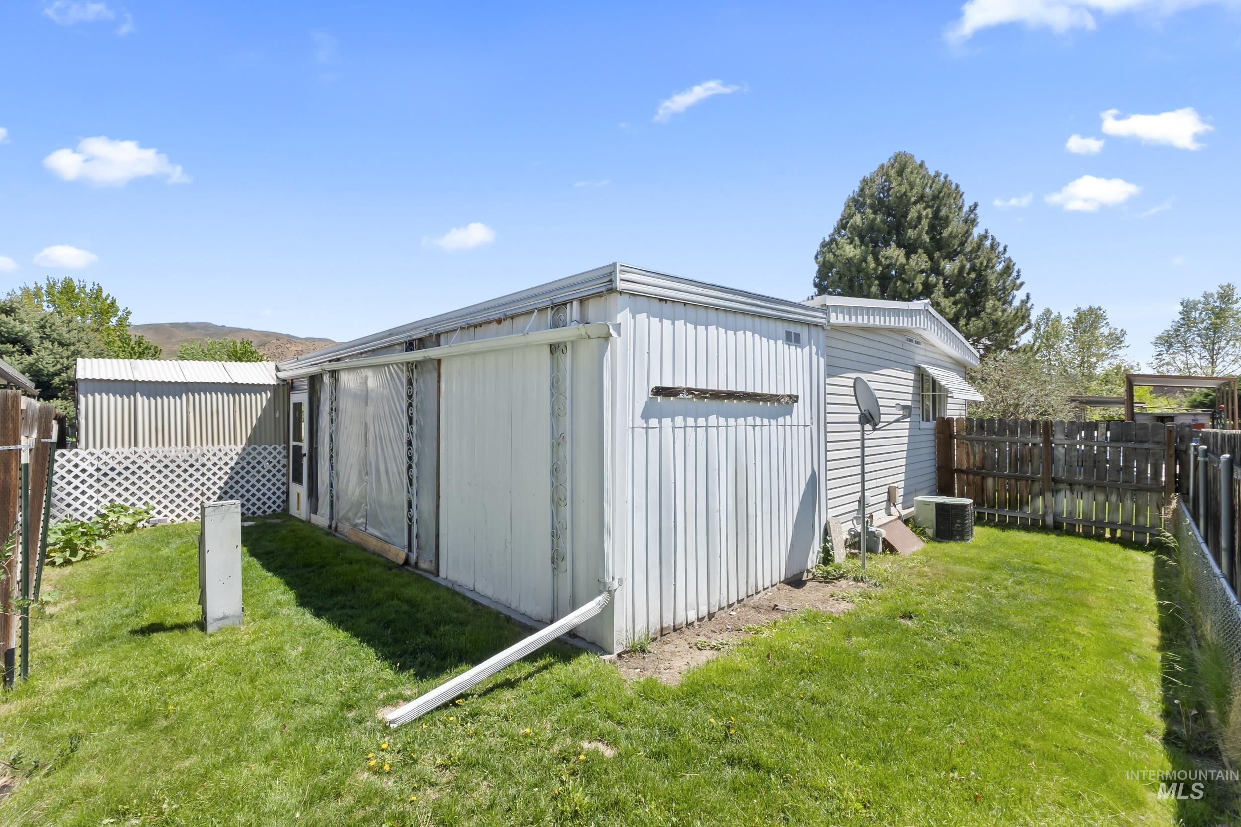5469 E Princess Dr Property Photo 27