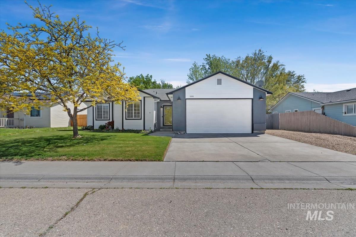 1600 Peregrine Property Photo