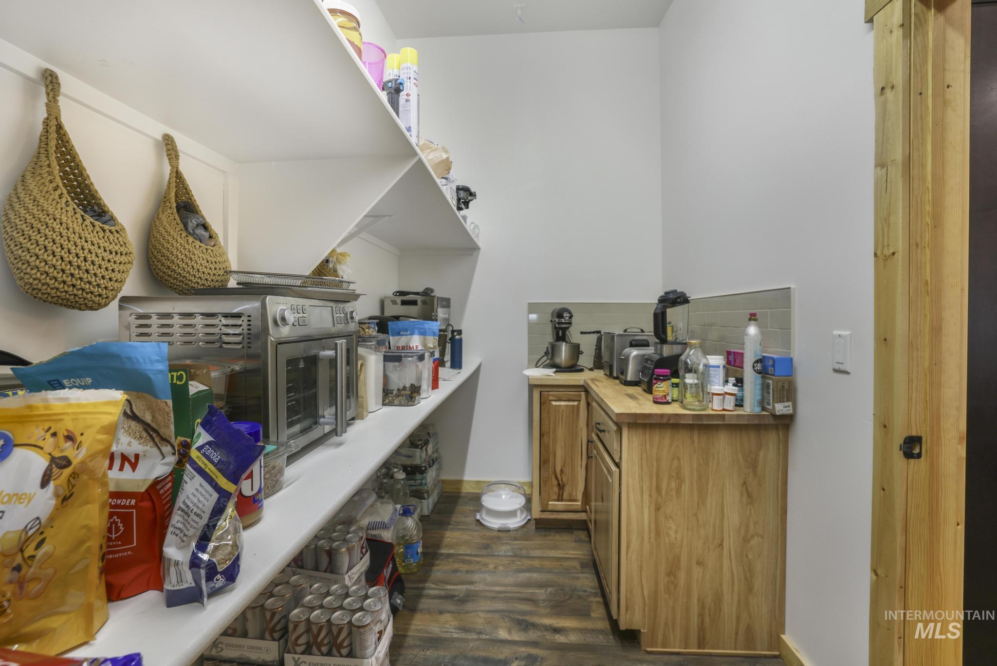 2527 E 1700 N Property Photo 18