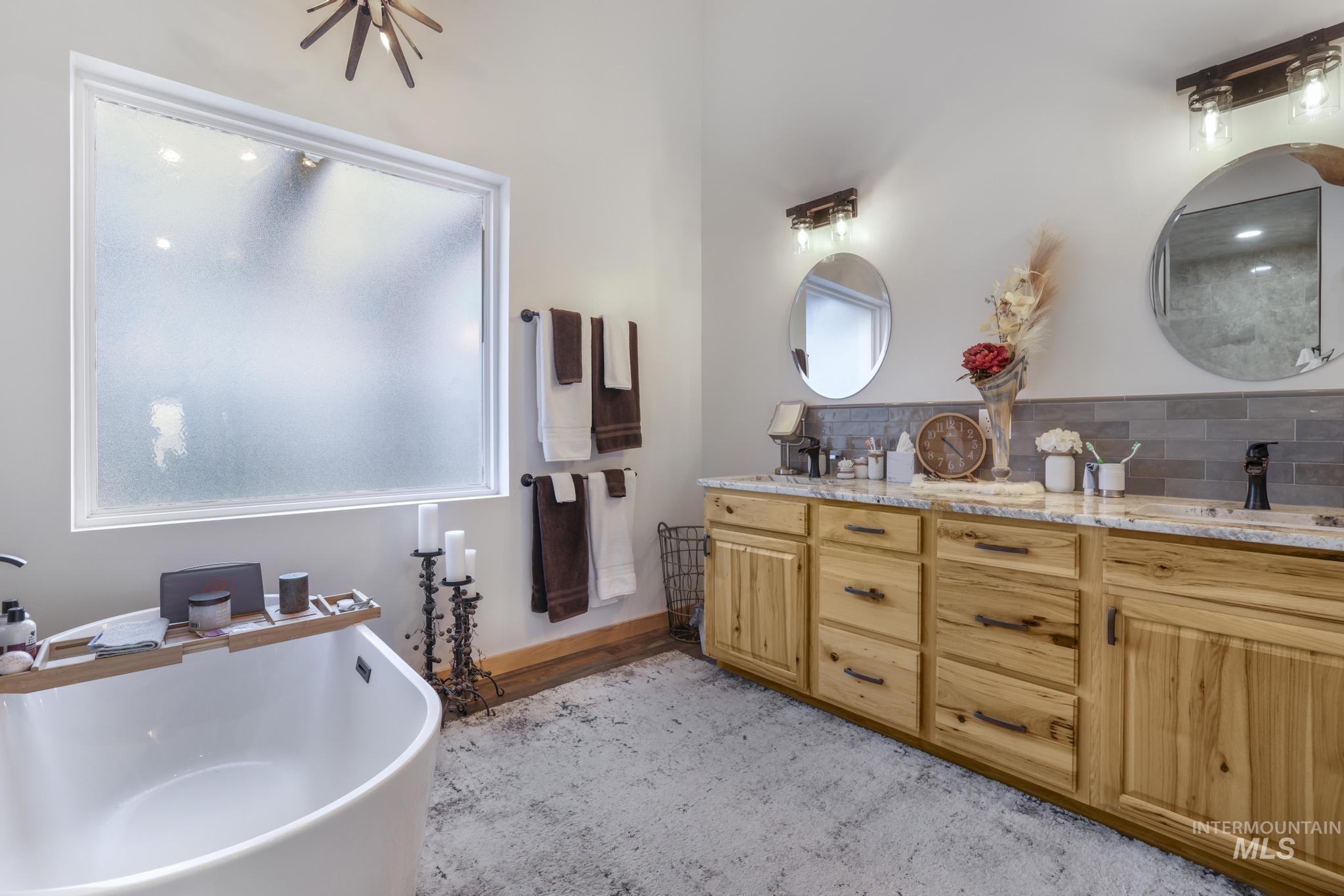 2527 E 1700 N Property Photo 24