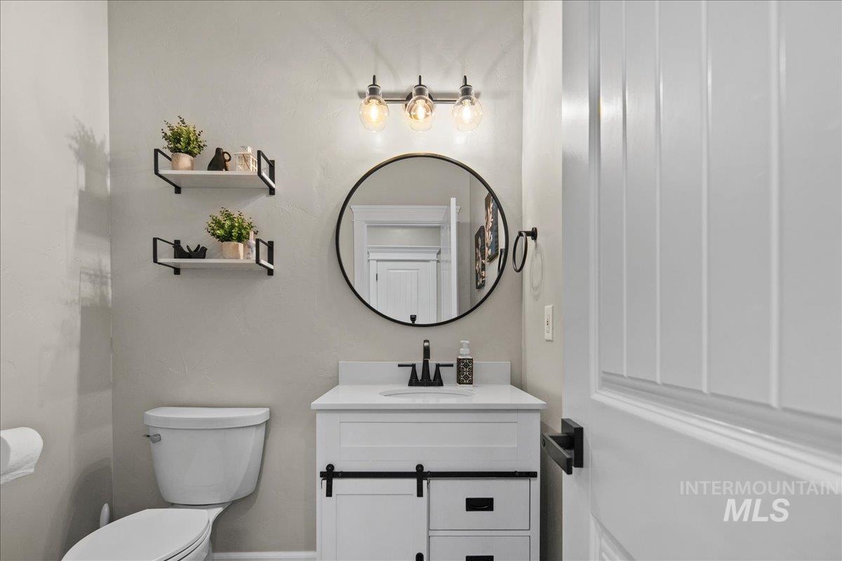 581 N Devon Pl Property Photo 16