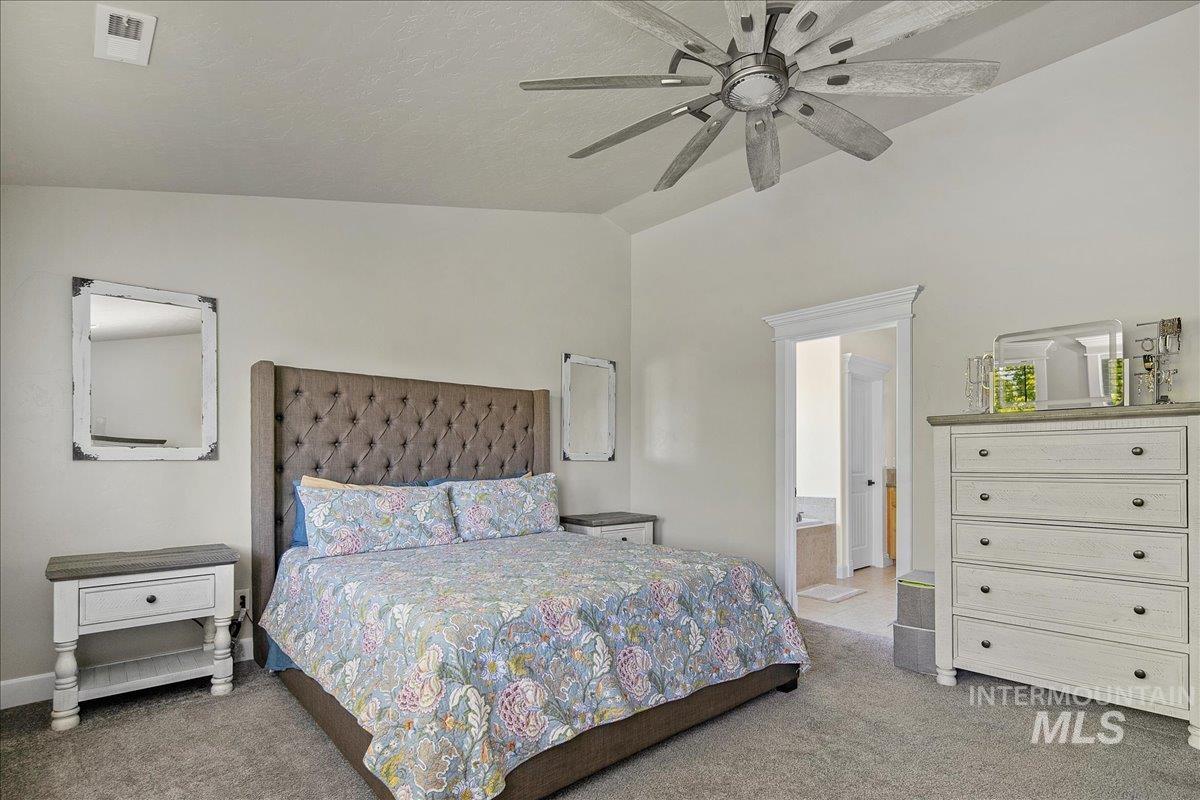 581 N Devon Pl Property Photo 18