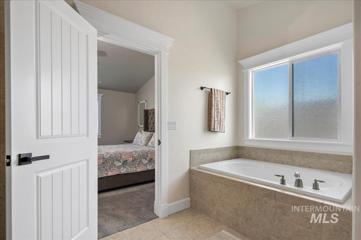 581 N Devon Pl Property Photo 22