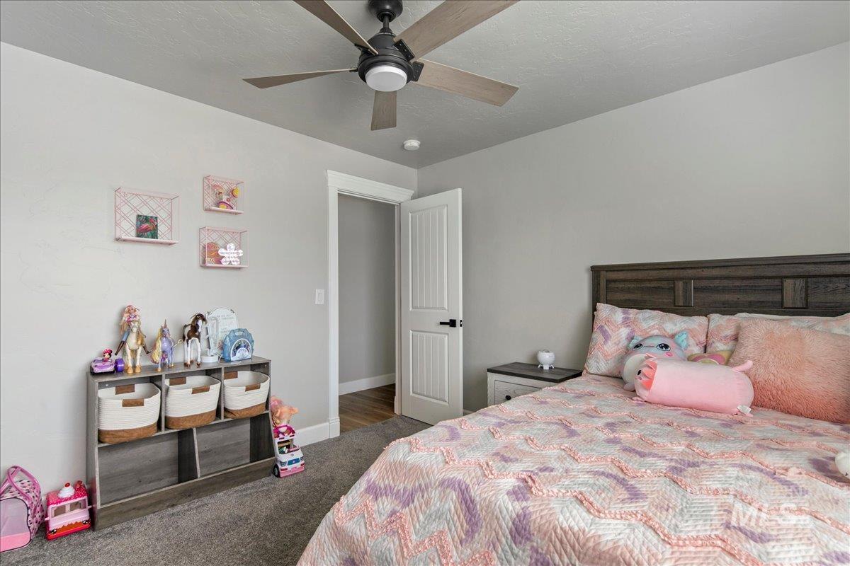 581 N Devon Pl Property Photo 26