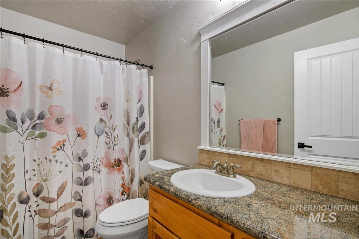 581 N Devon Pl Property Photo 27