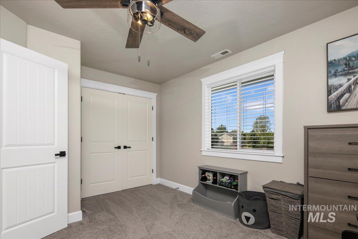 581 N Devon Pl Property Photo 29