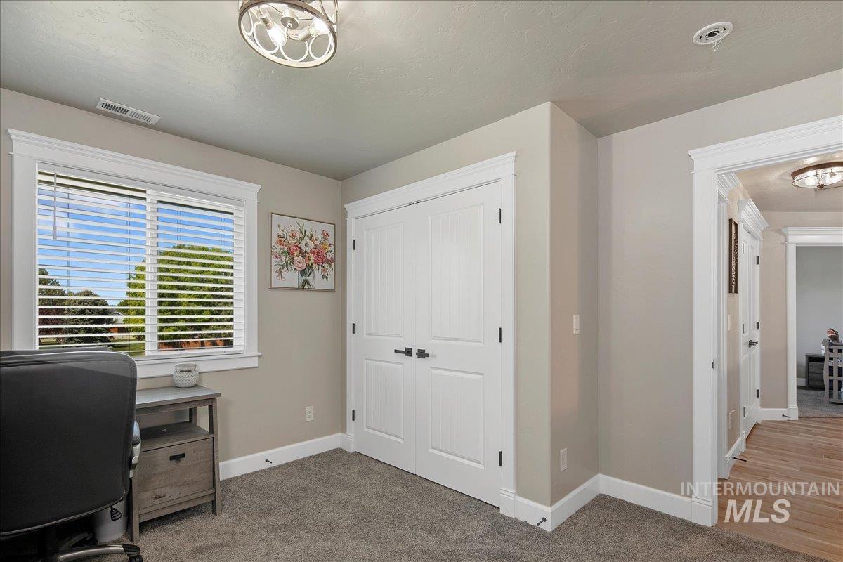 581 N Devon Pl Property Photo 33