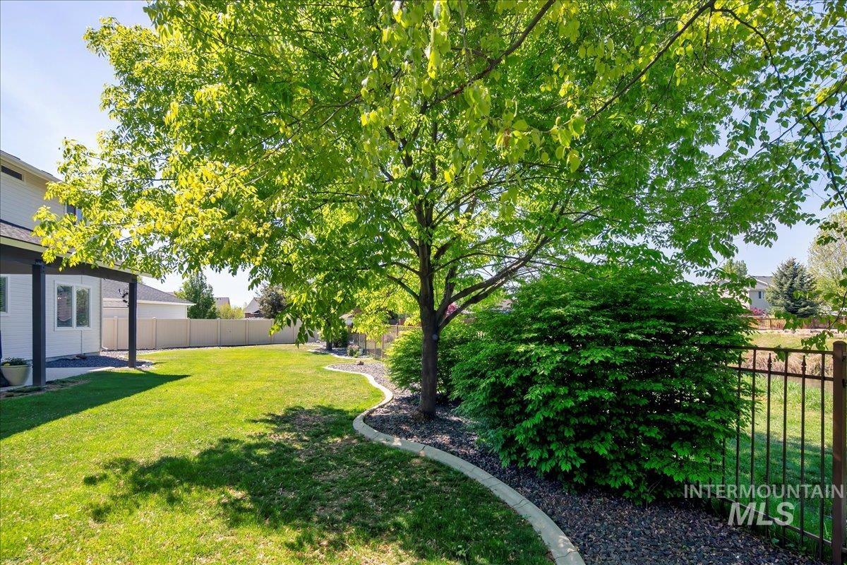 581 N Devon Pl Property Photo 37