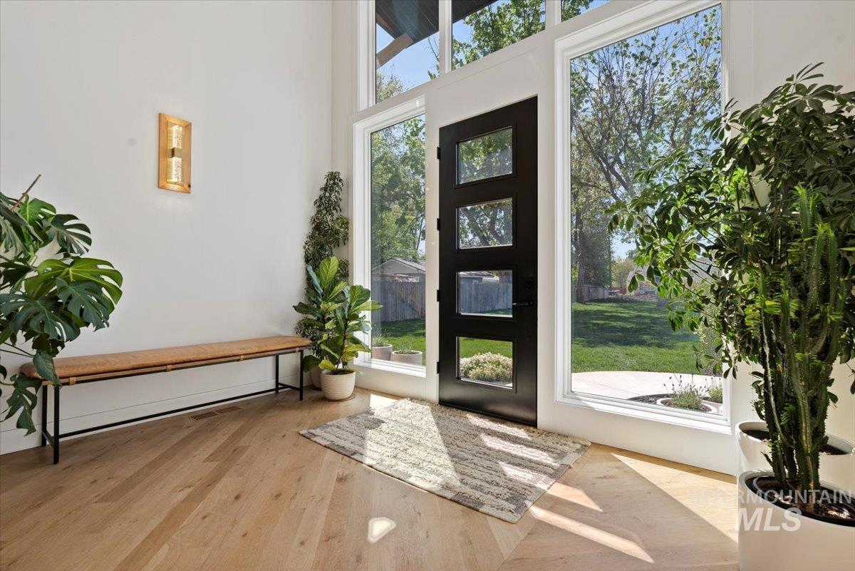 5302 W Wylie Ln Property Photo 4