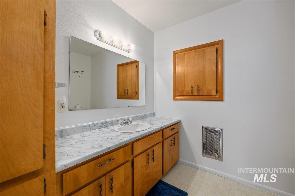 1211 E 4338 North Property Photo 8