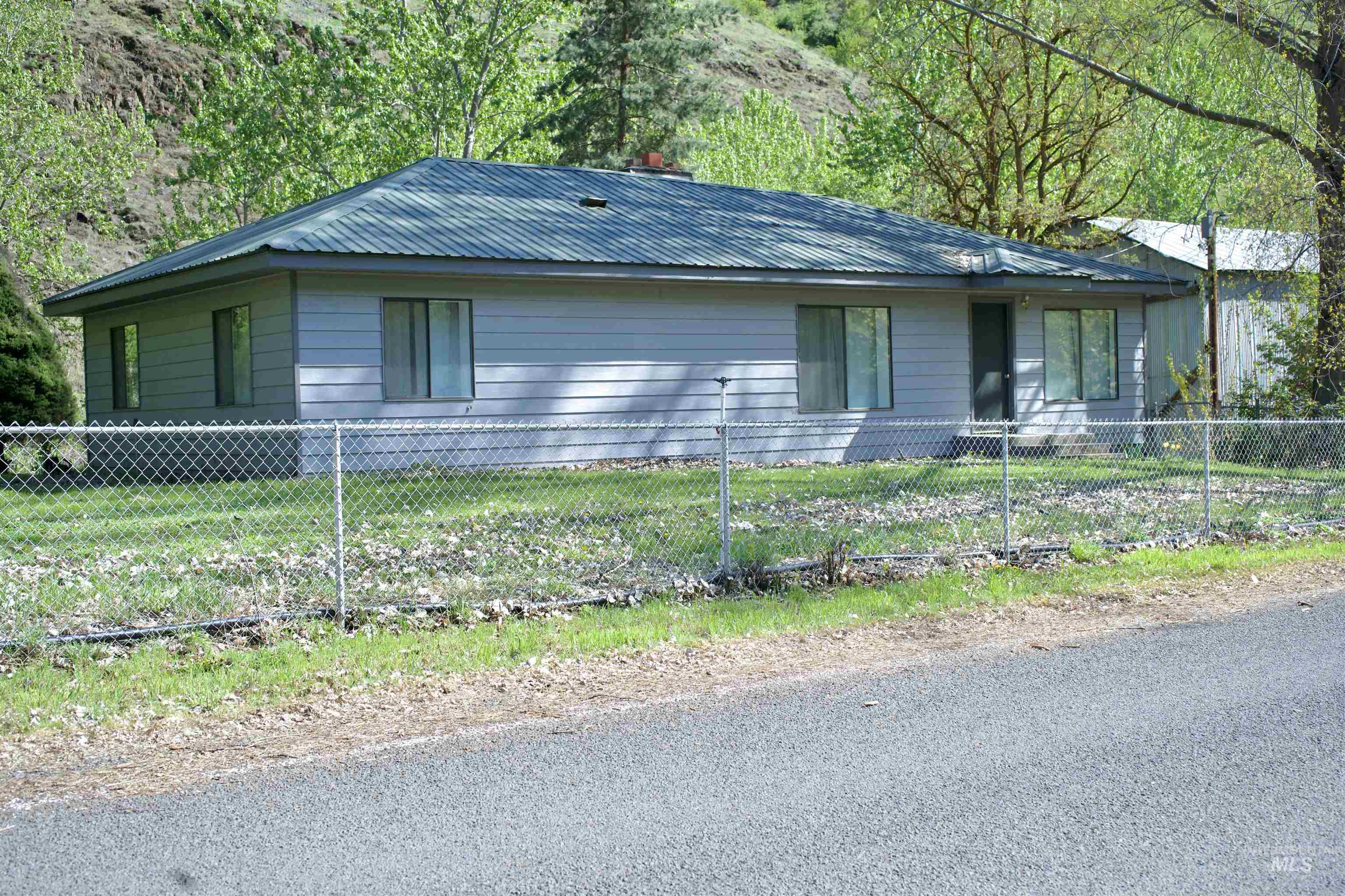 475 Graves Creek Rd Property Photo 1