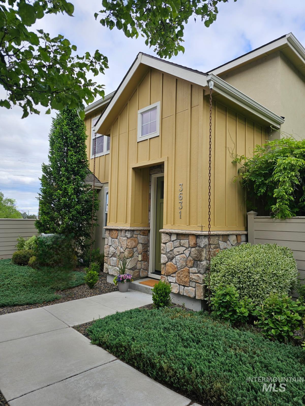 3631 S Pheasant Tail Way Property Photo 2