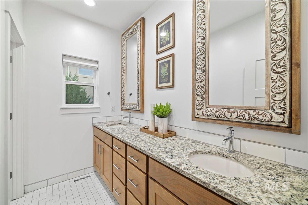 137 S Stephenson St Property Photo 34