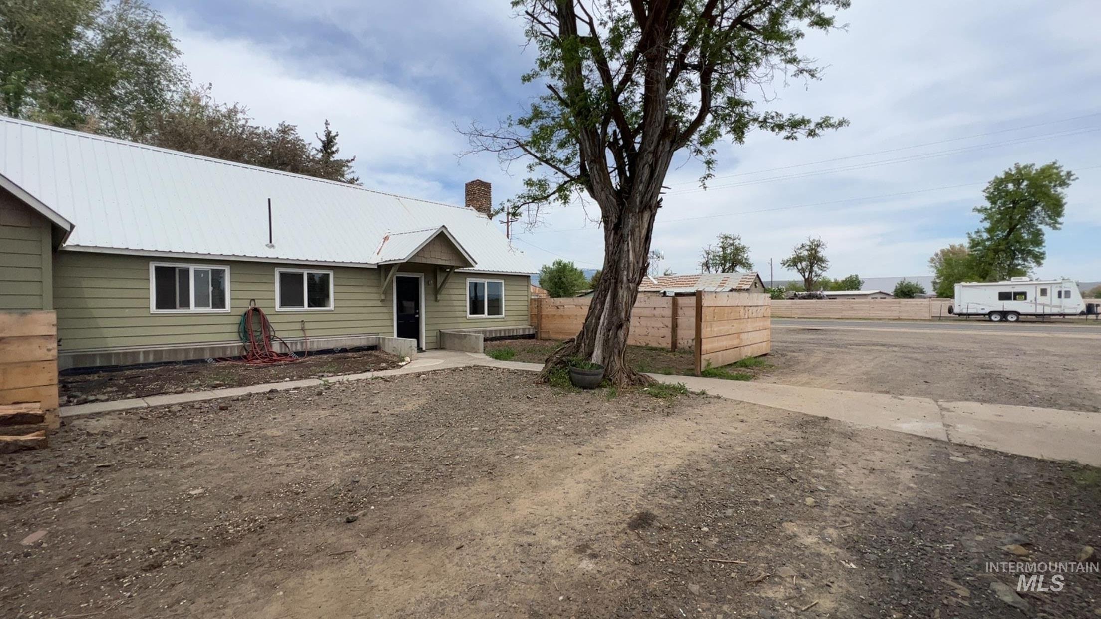 85 E Central Blvd Property Photo