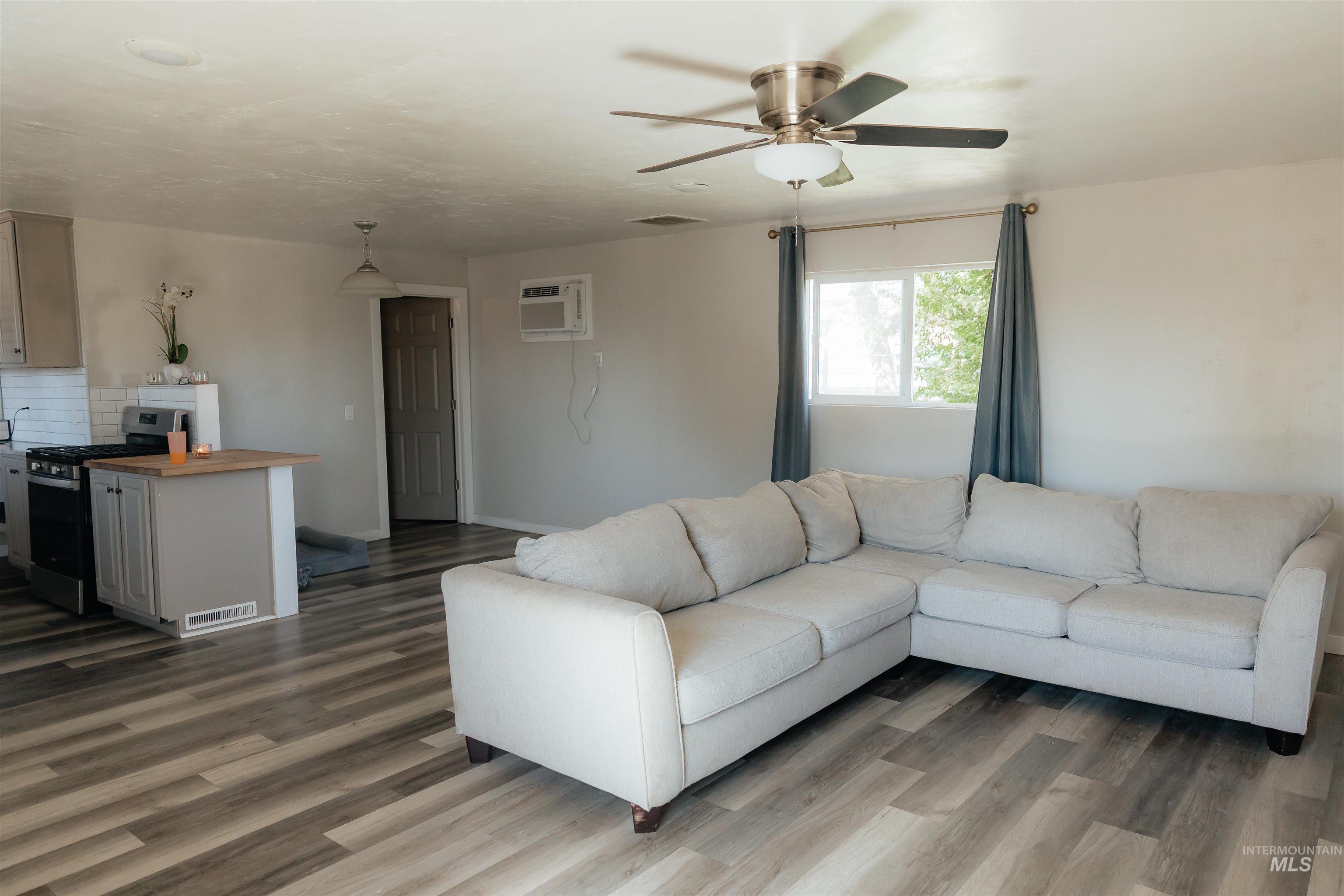 85 E Central Blvd Property Photo 1