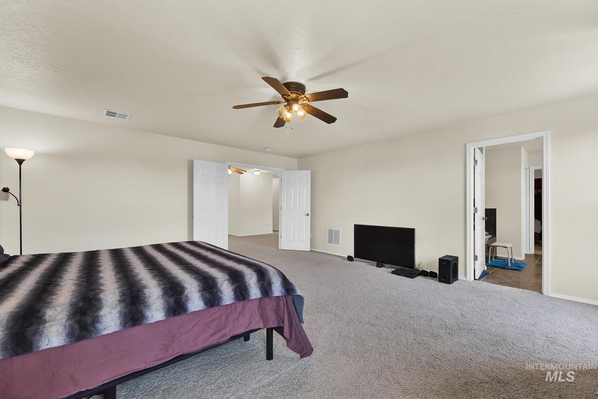 1335 N Meadowhills Property Photo 30