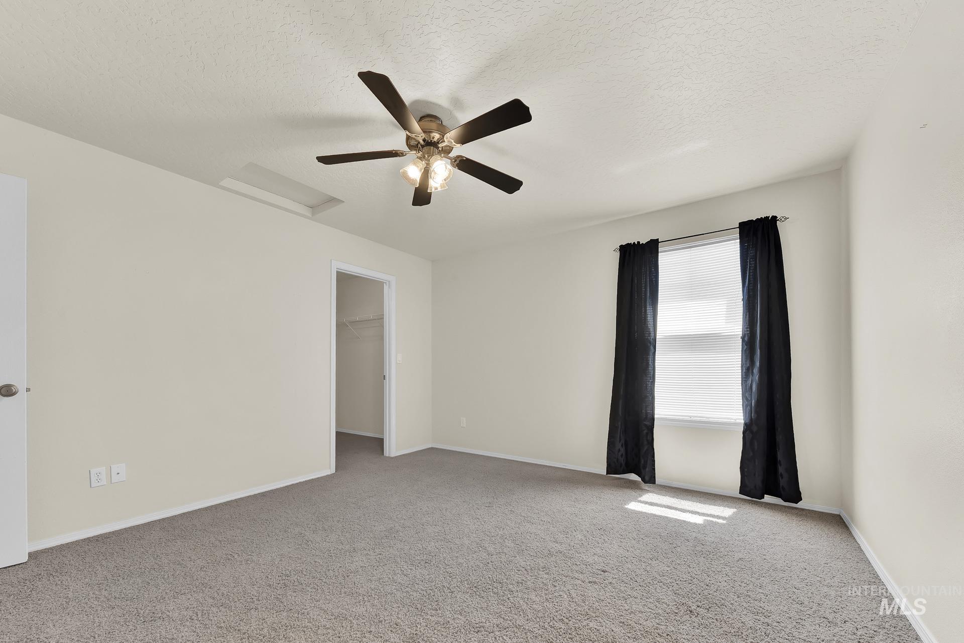 1335 N Meadowhills Property Photo 36
