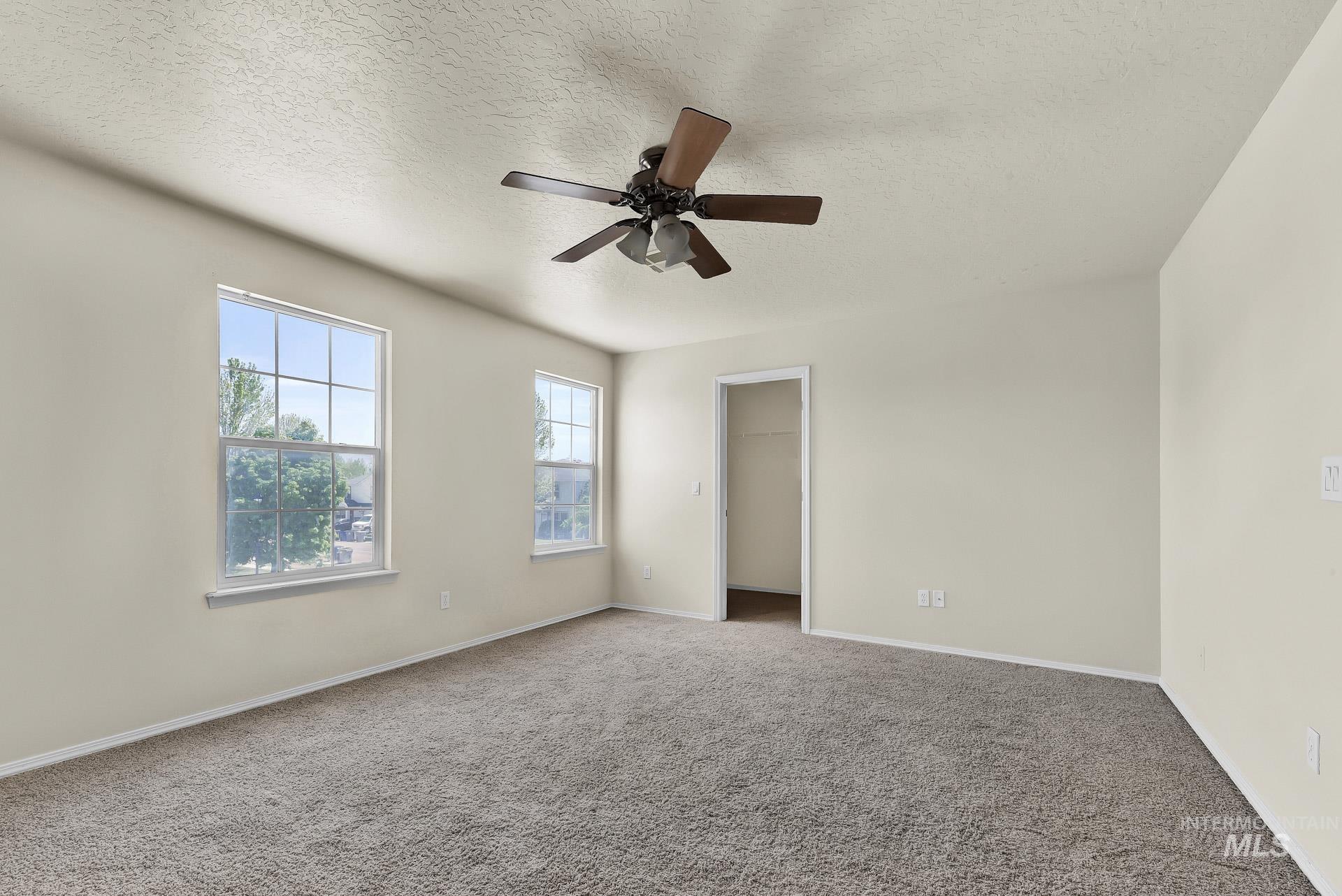 1335 N Meadowhills Property Photo 37