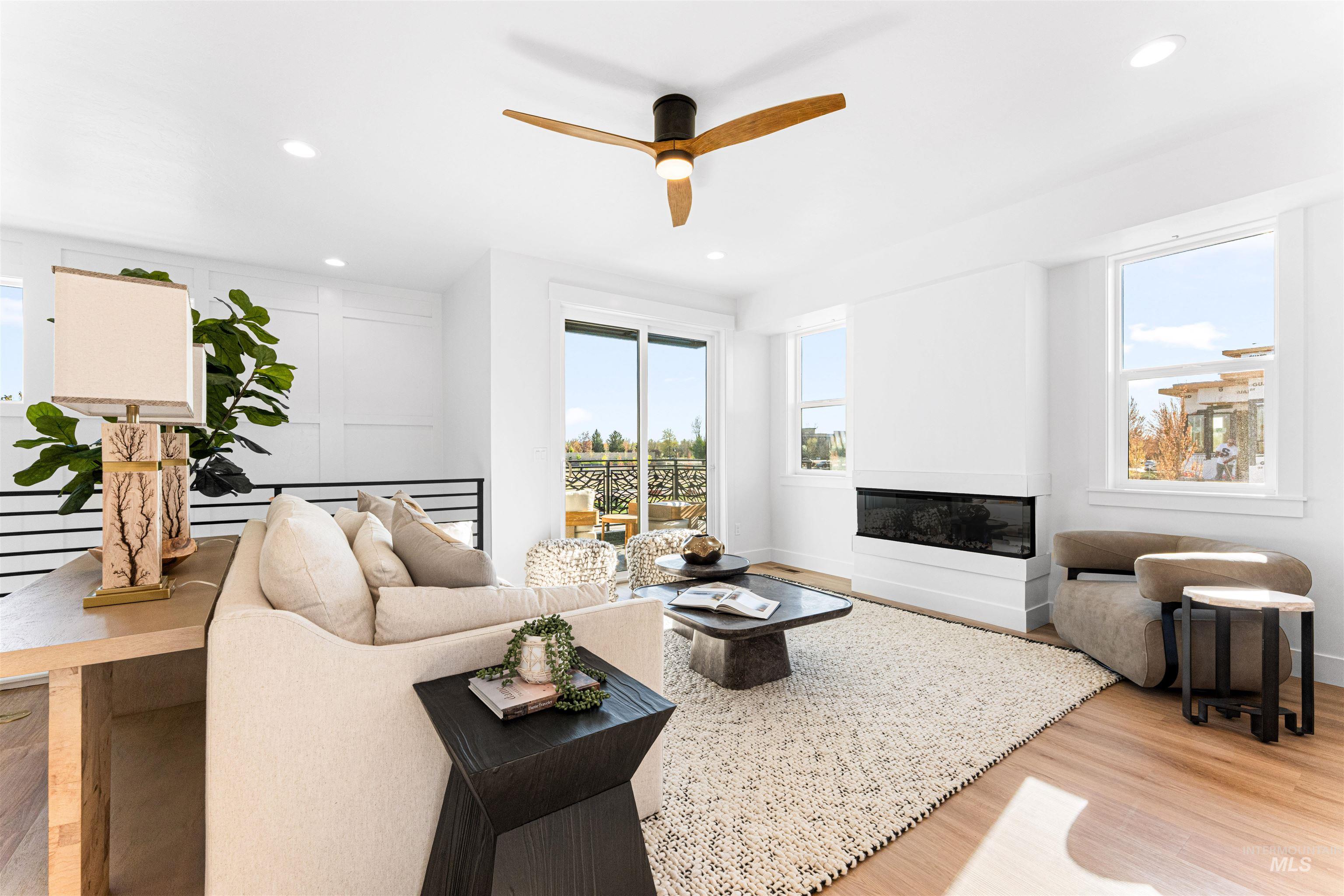 436 E Sawyer Gold Ln Property Photo 2