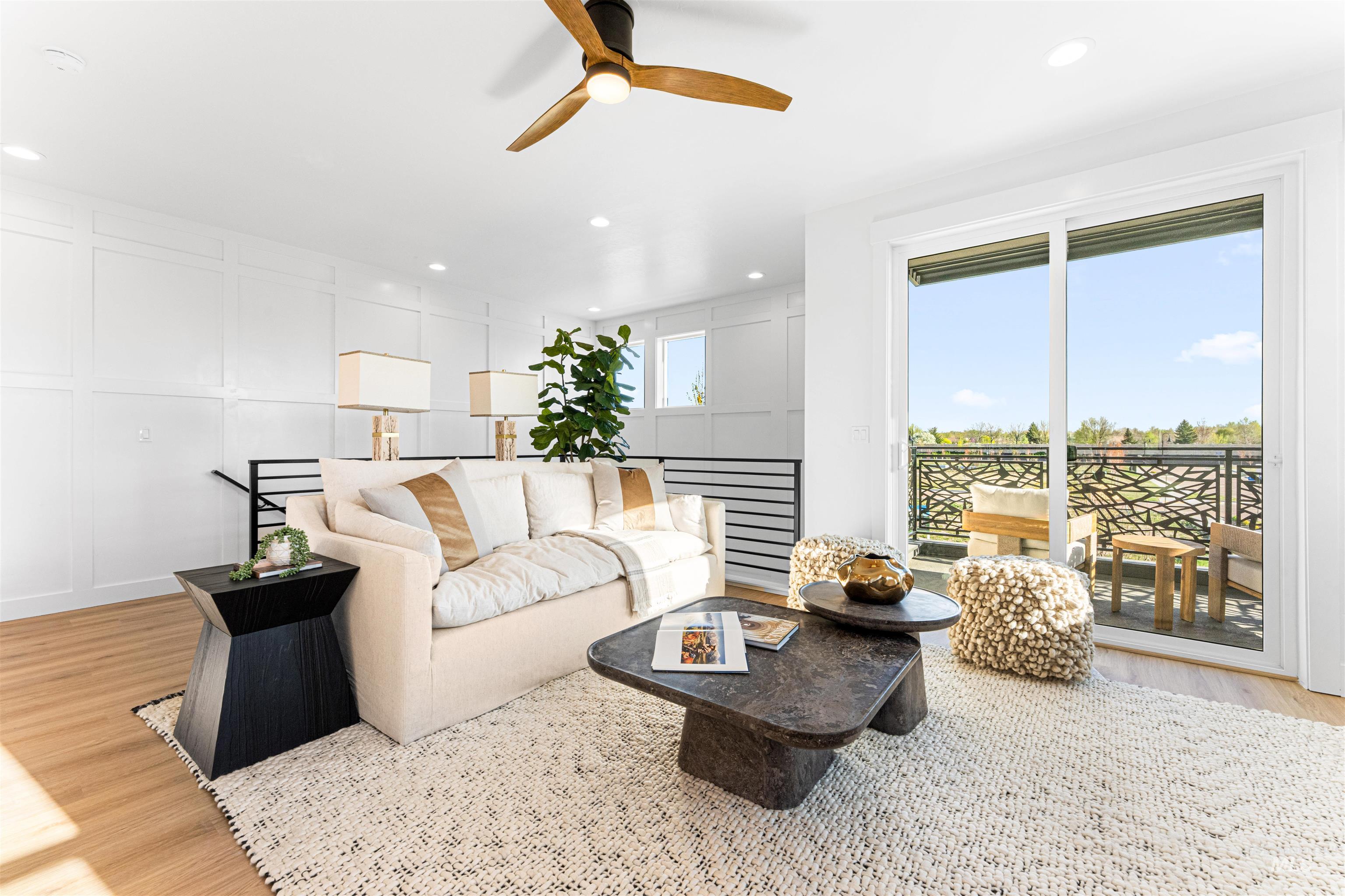 436 E Sawyer Gold Ln Property Photo 4