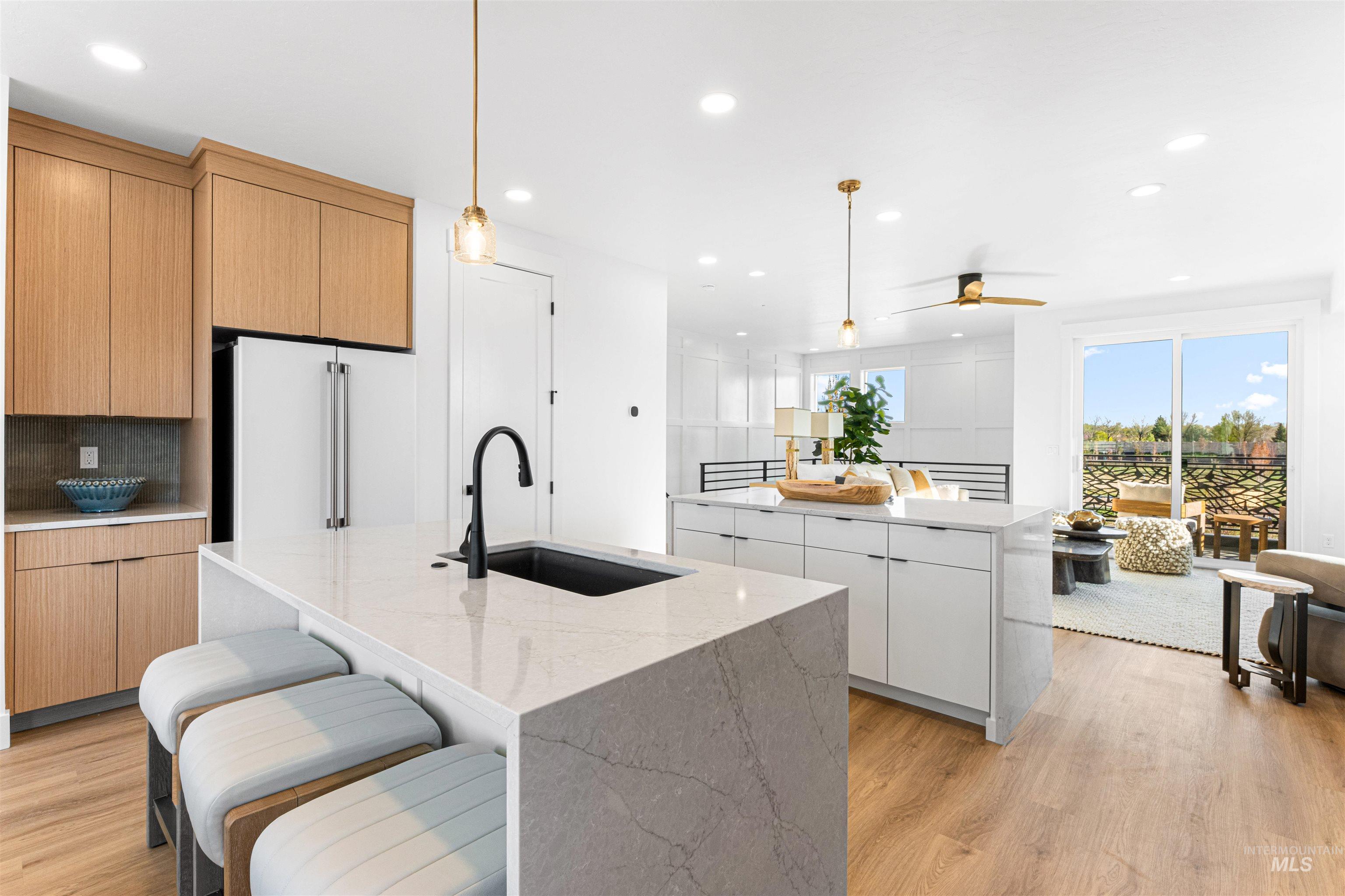 436 E Sawyer Gold Ln Property Photo 5