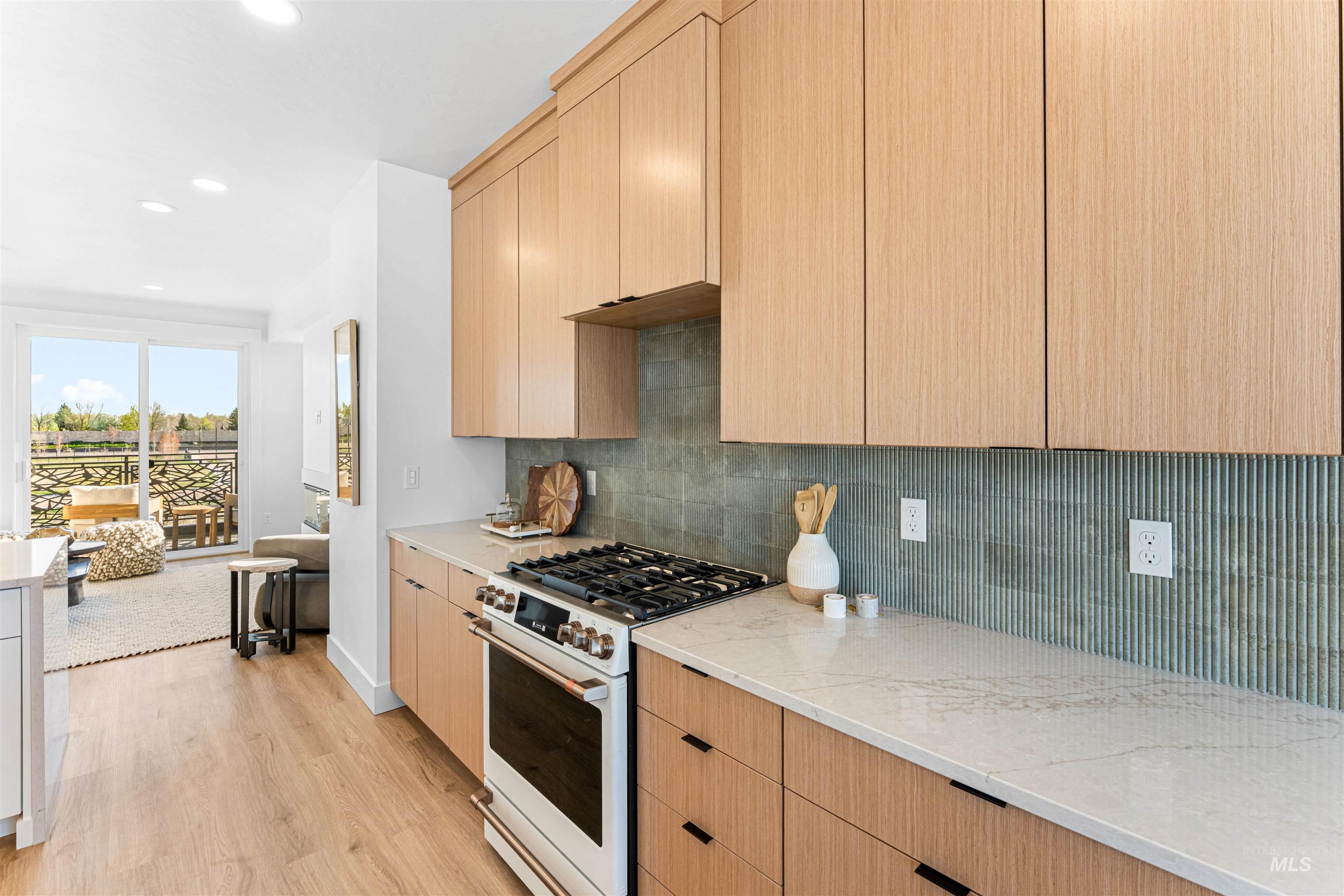 436 E Sawyer Gold Ln Property Photo 6