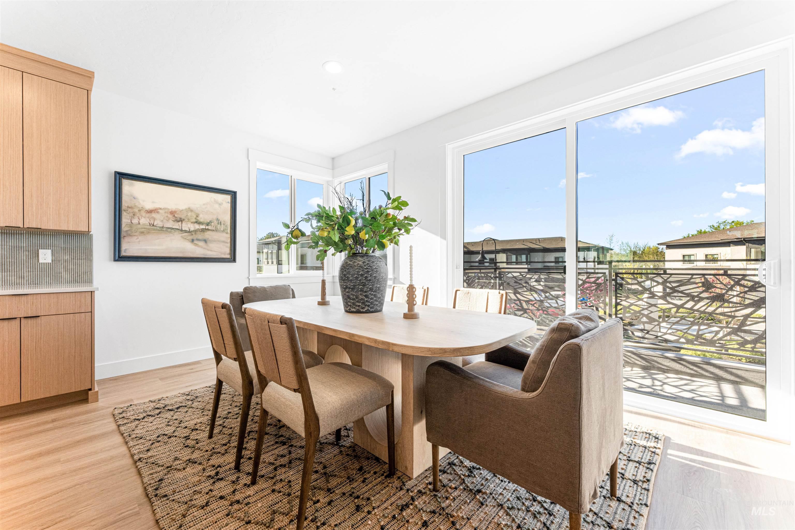 436 E Sawyer Gold Ln Property Photo 9