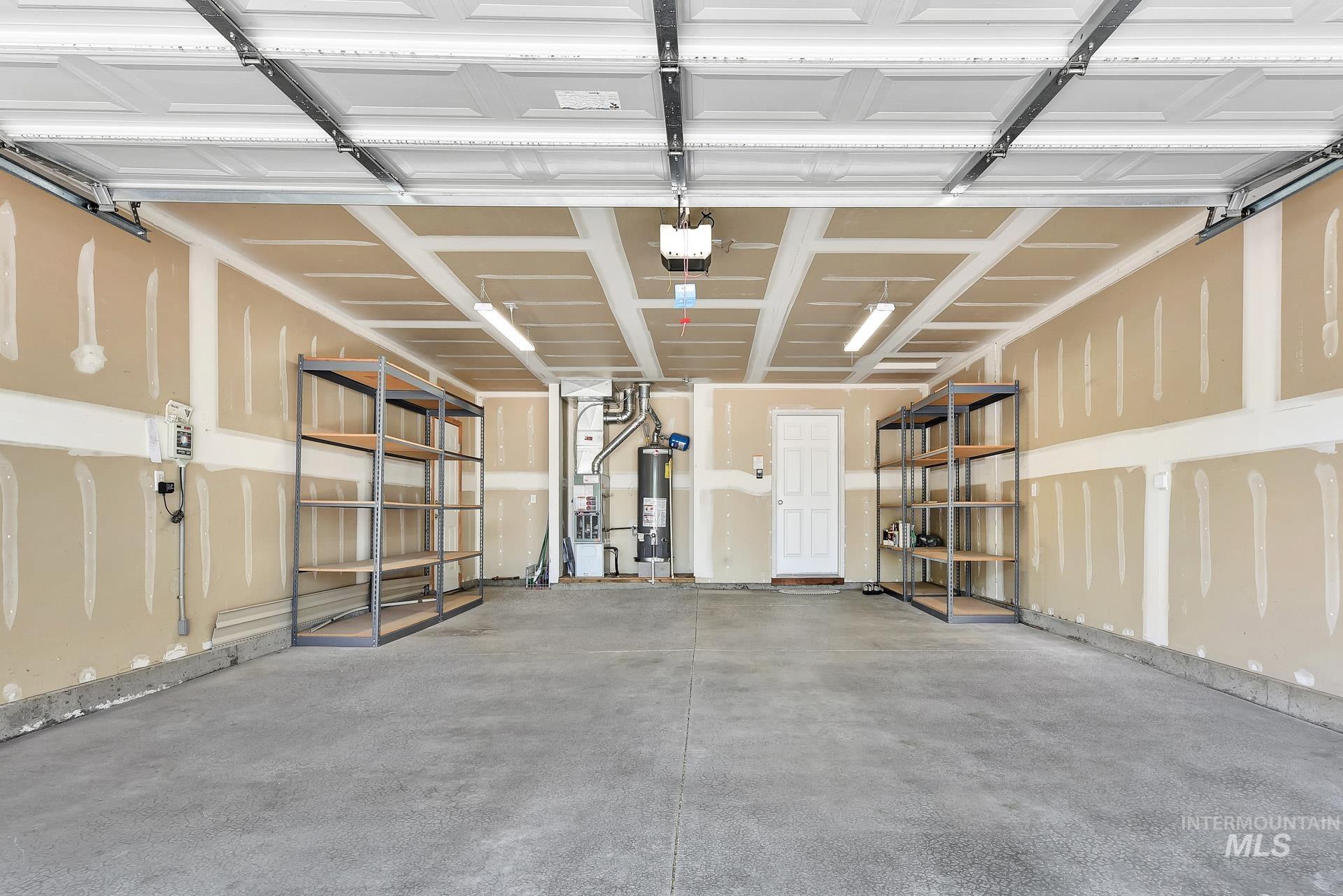 227 E Spinosa Dr Property Photo 9