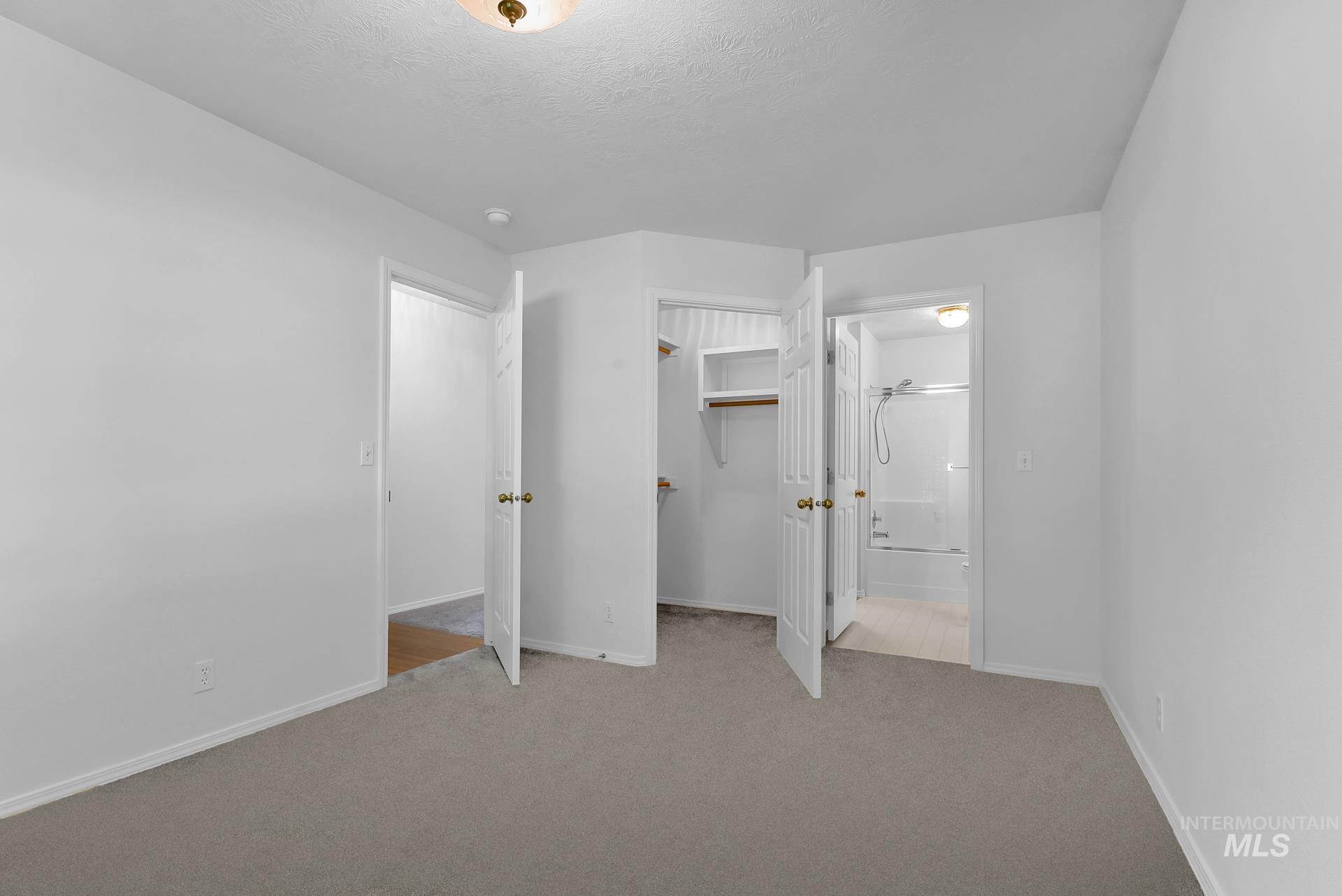 227 E Spinosa Dr Property Photo 11