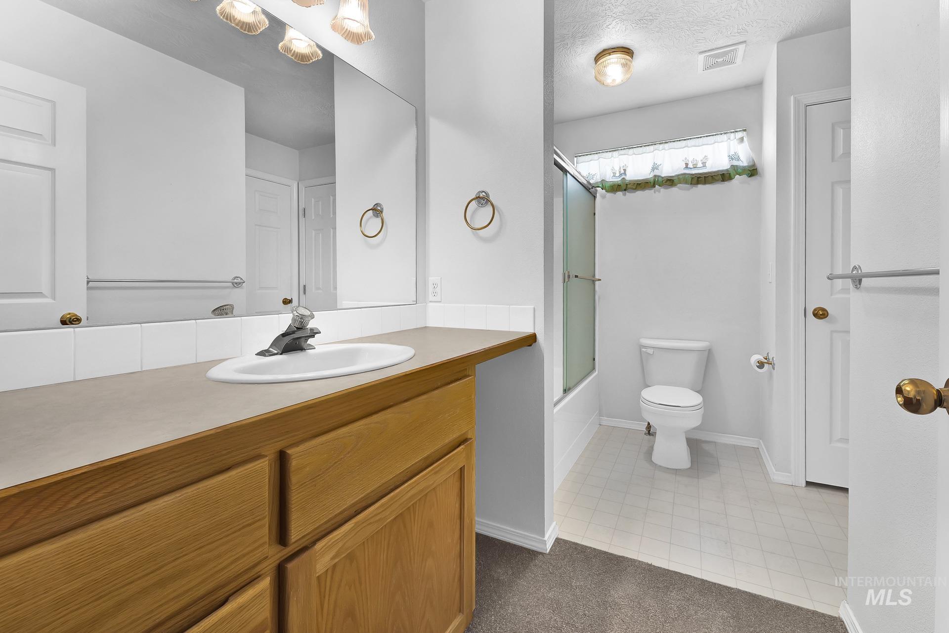 227 E Spinosa Dr Property Photo 12