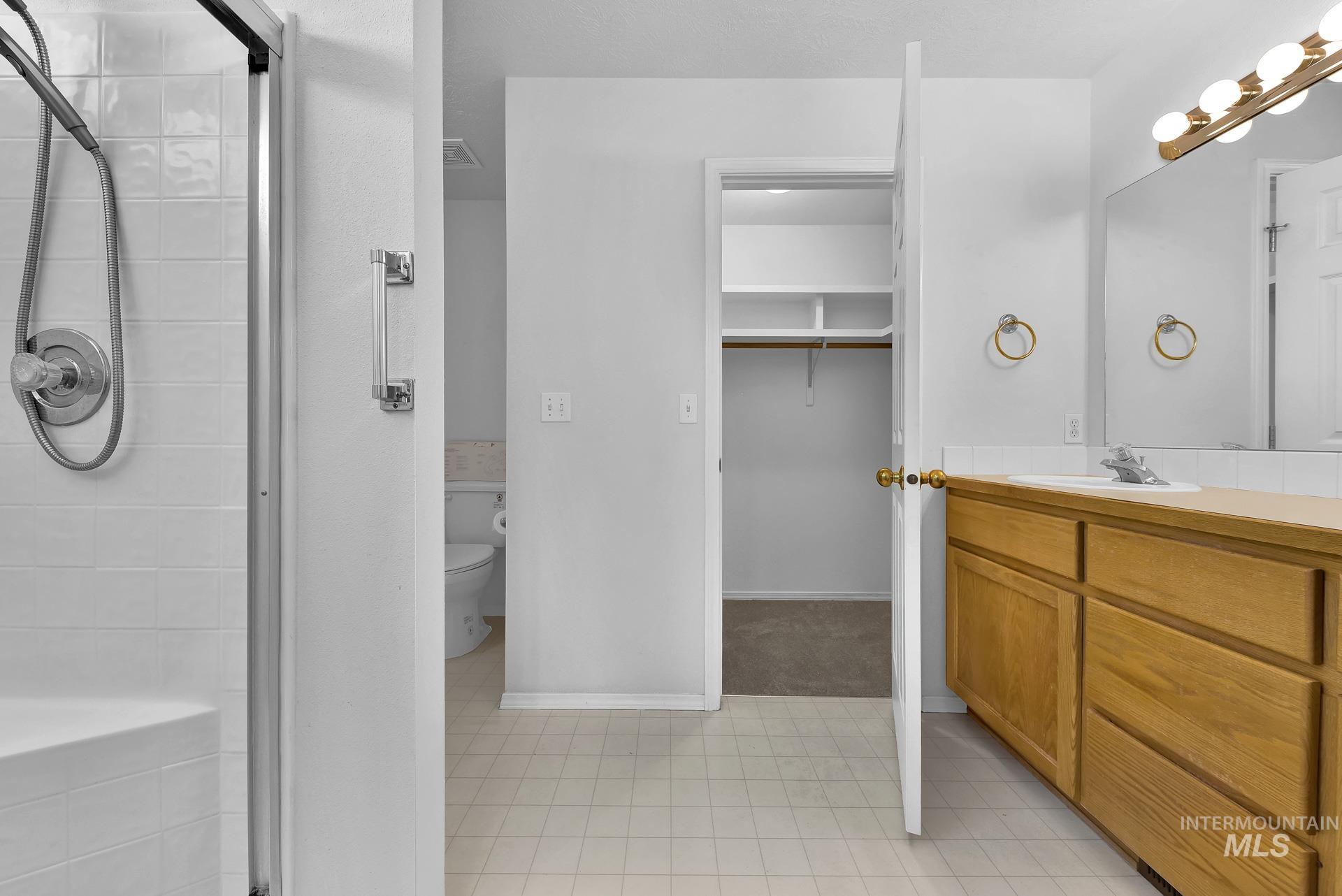 227 E Spinosa Dr Property Photo 17