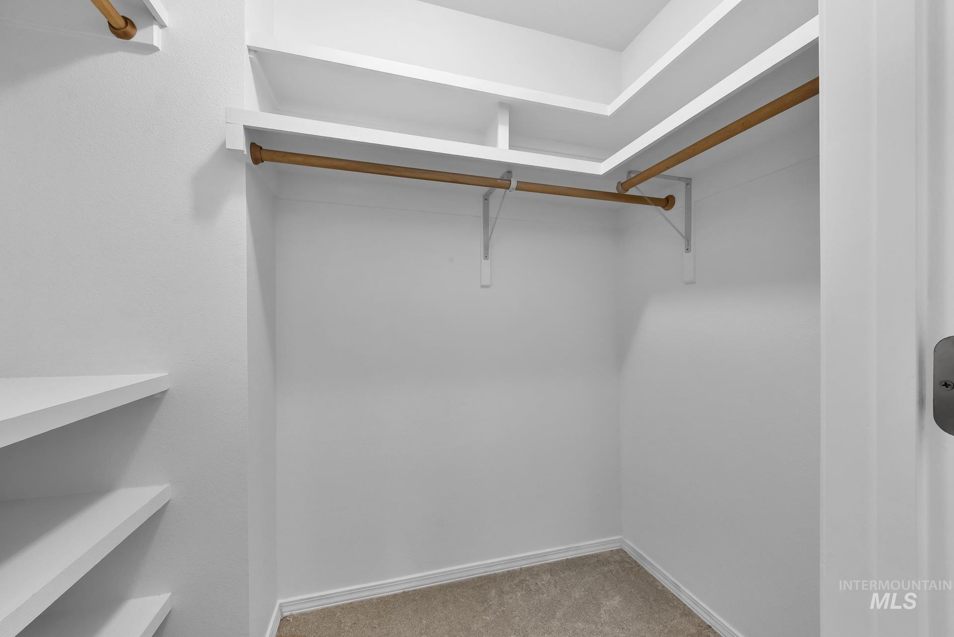 227 E Spinosa Dr Property Photo 20