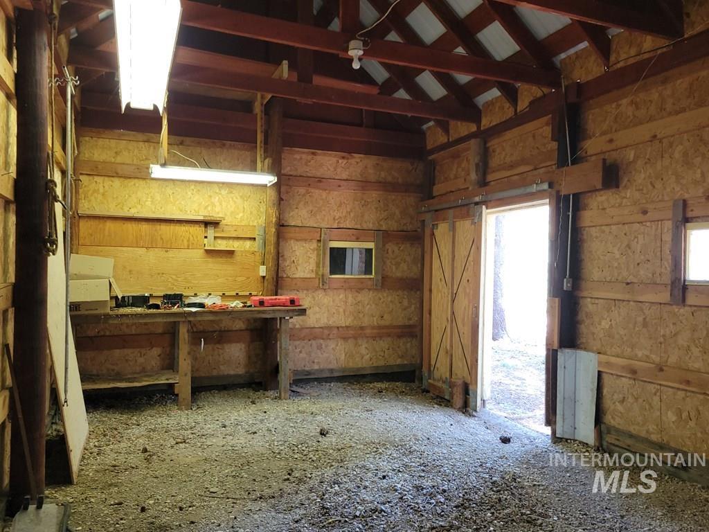 210 Bear Wallow Road Property Photo 9