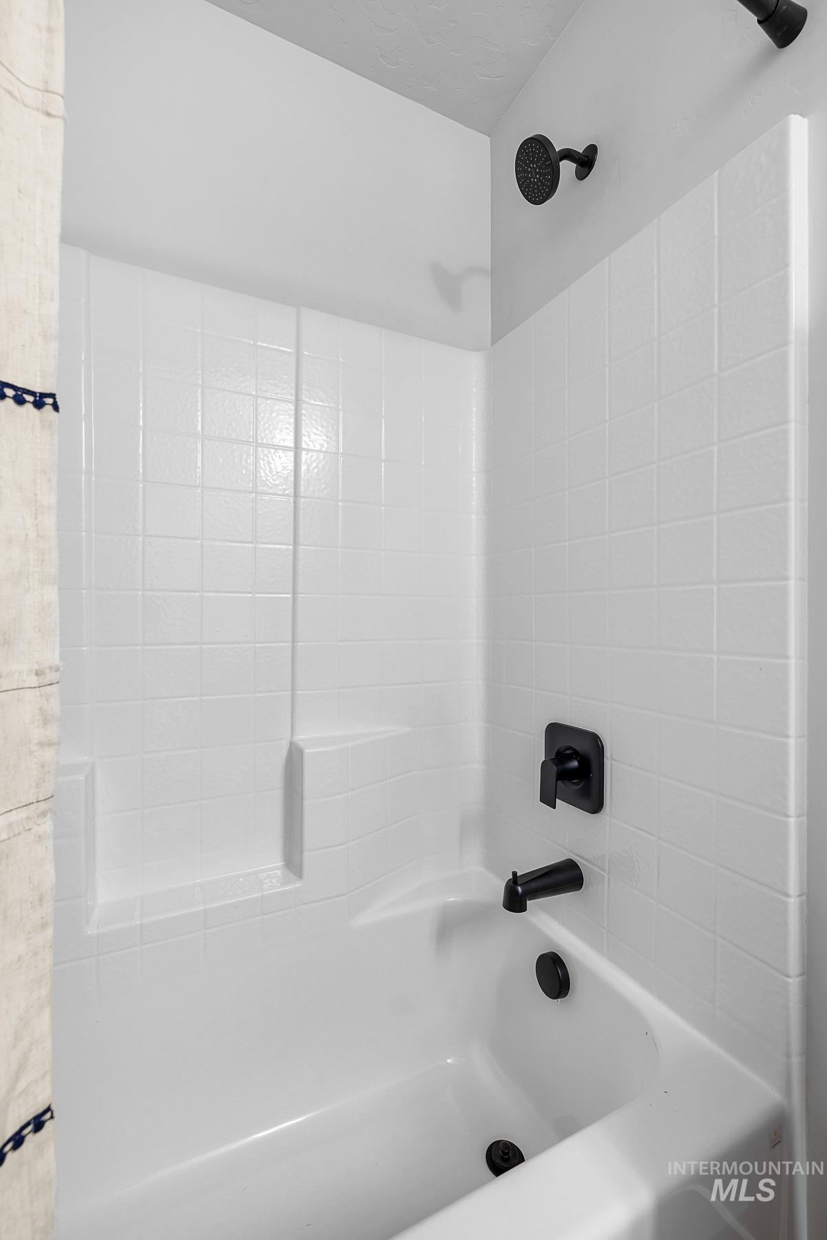 3907 Ponderosa Ct Property Photo 26