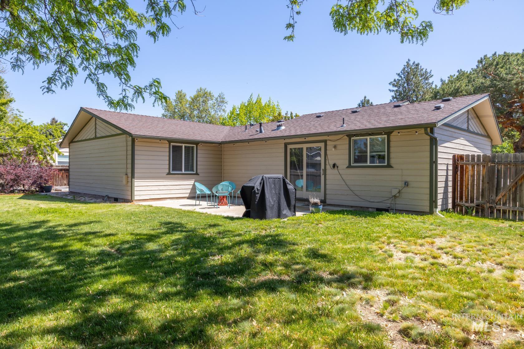 3929 N Shamrock Ave Property Photo 18