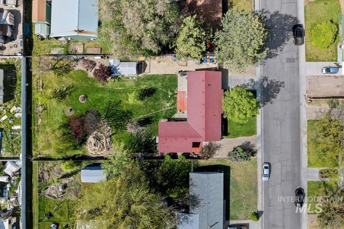 6687 S Santa Ana Ave Property Photo 34