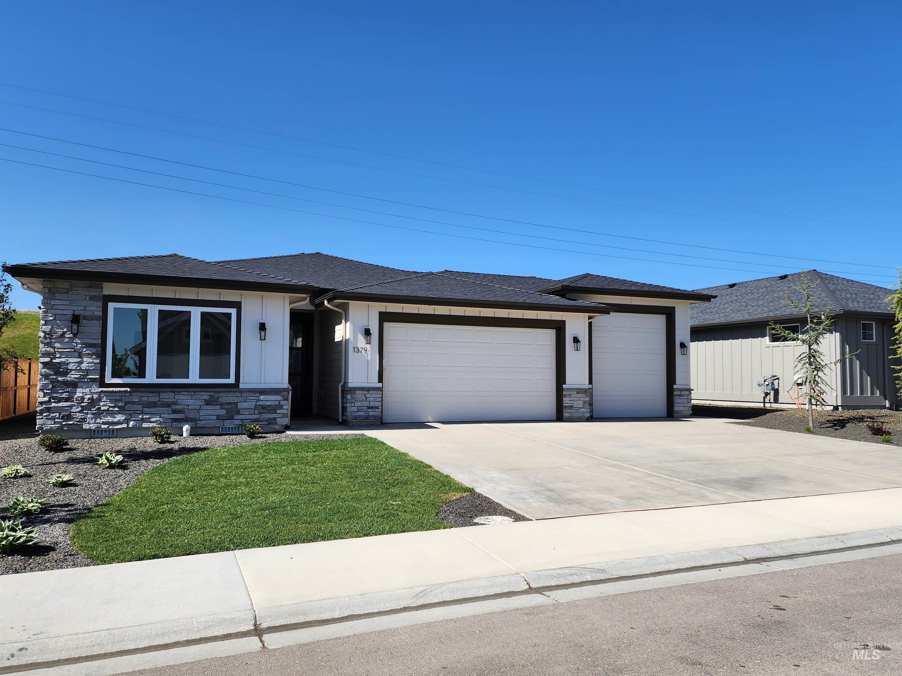1379 W Ultar Dr Property Photo 1