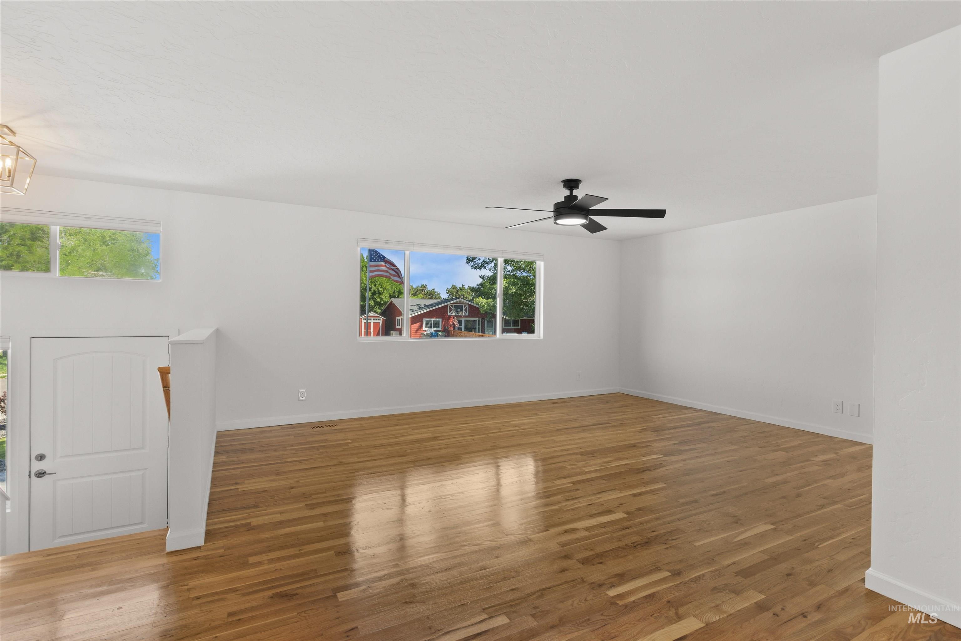8101 W Wesley Drive Property Photo 1