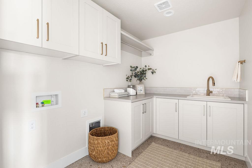 4305 N Bryant Way Property Photo 10