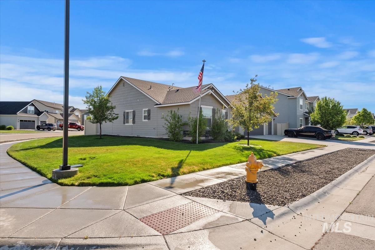 17368 N Wingtip Way Property Photo 2