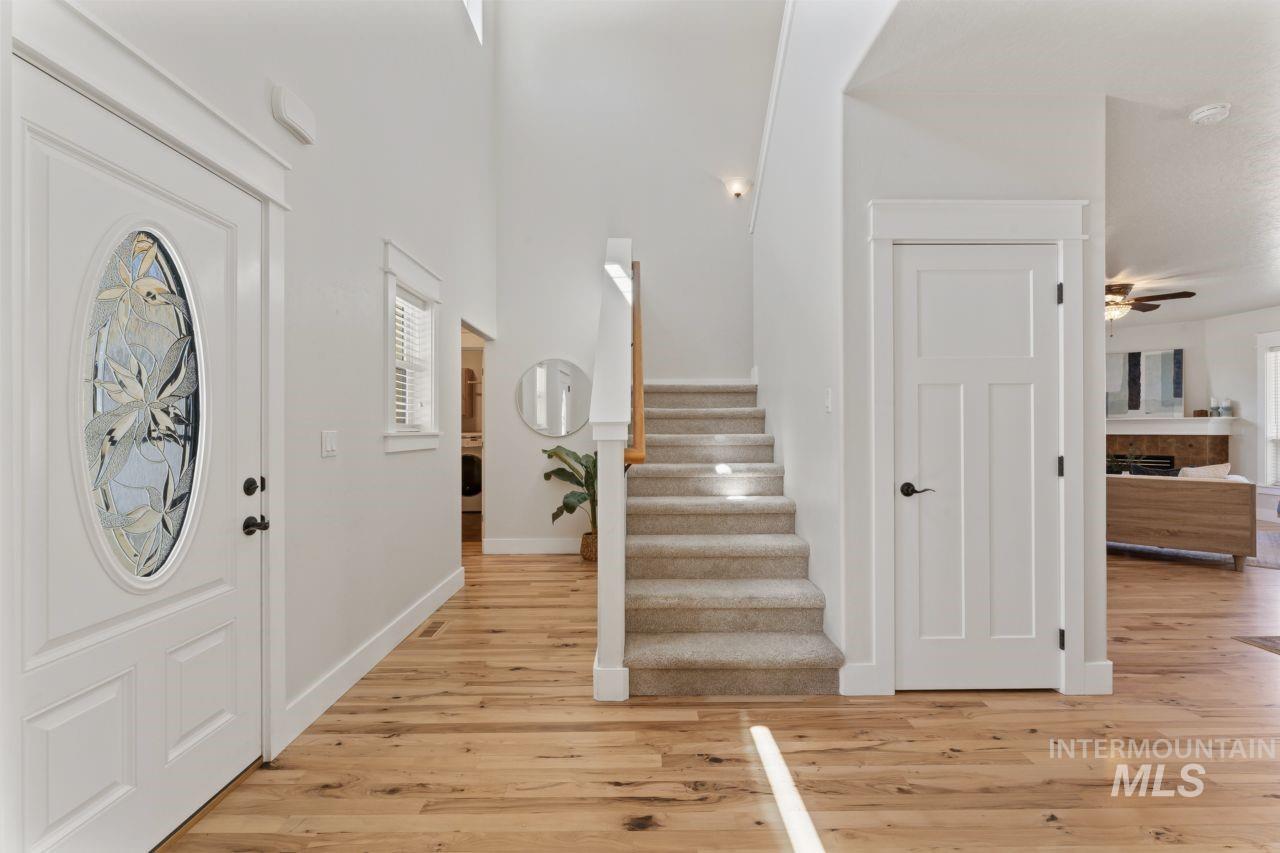 1068 E Carter Street Property Photo 18